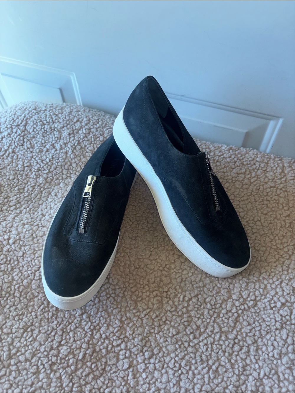 Vince black suede zip platform shoes size 8 M